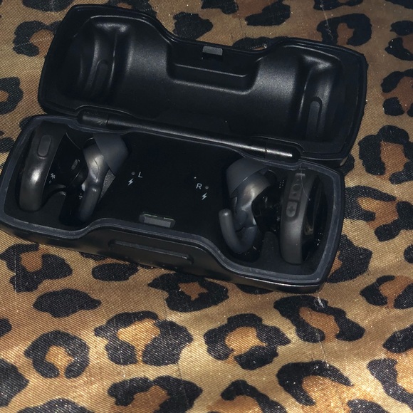 BOSE WATERPROOF WIRELESS BLUETOOTH HEADPHONES - Picture 3 of 7